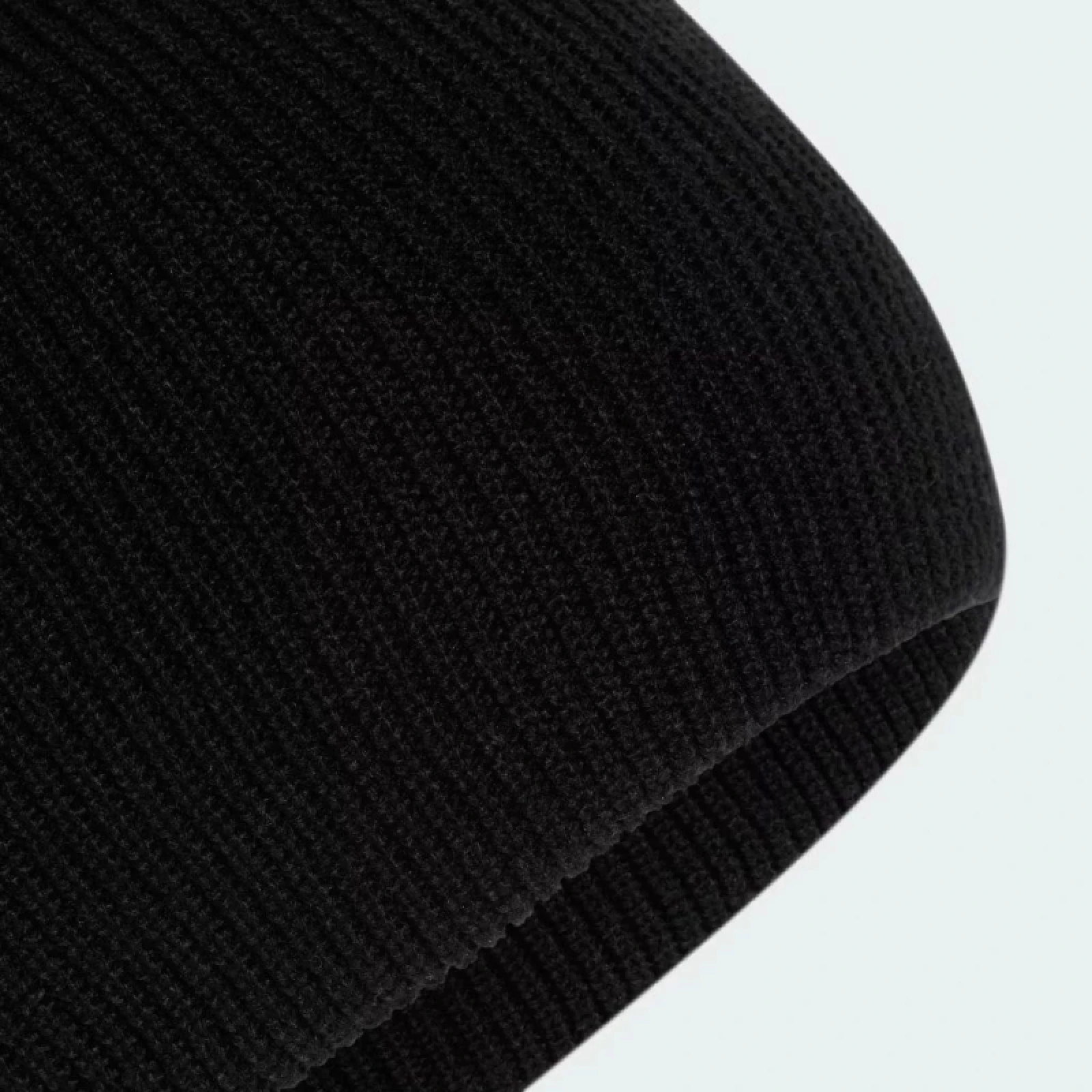 Zimní čepice ADIDAS ESS BEANIE BLACK WHITE · záber 5