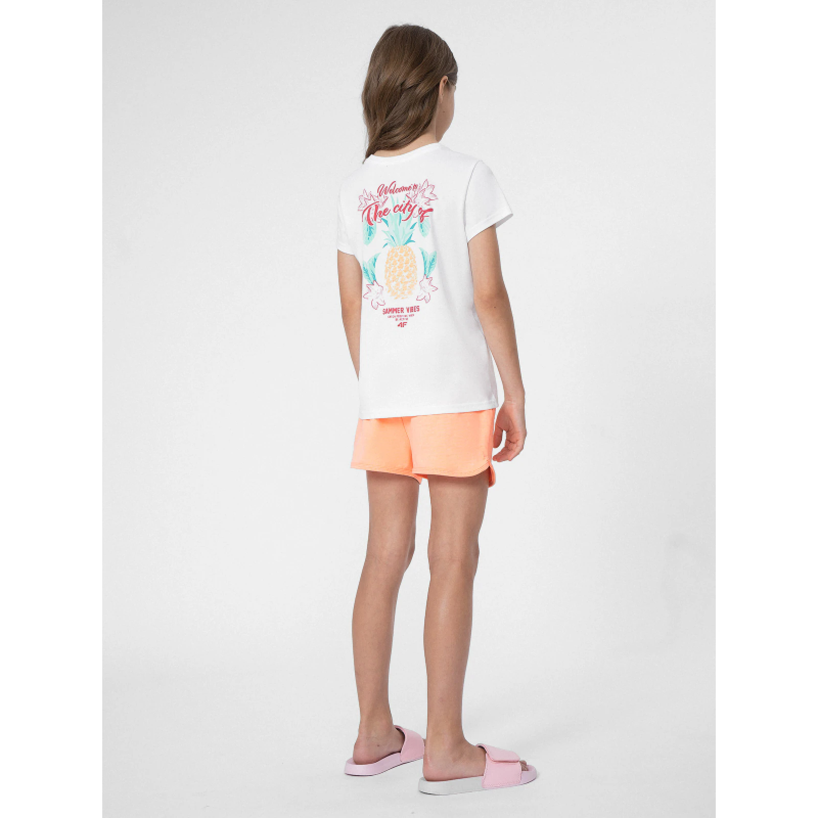 Dívčí teplákové kraťasy 4F JUNIOR SHORTS CAS F099-64N-SALMON CORAL NEON · záber 4