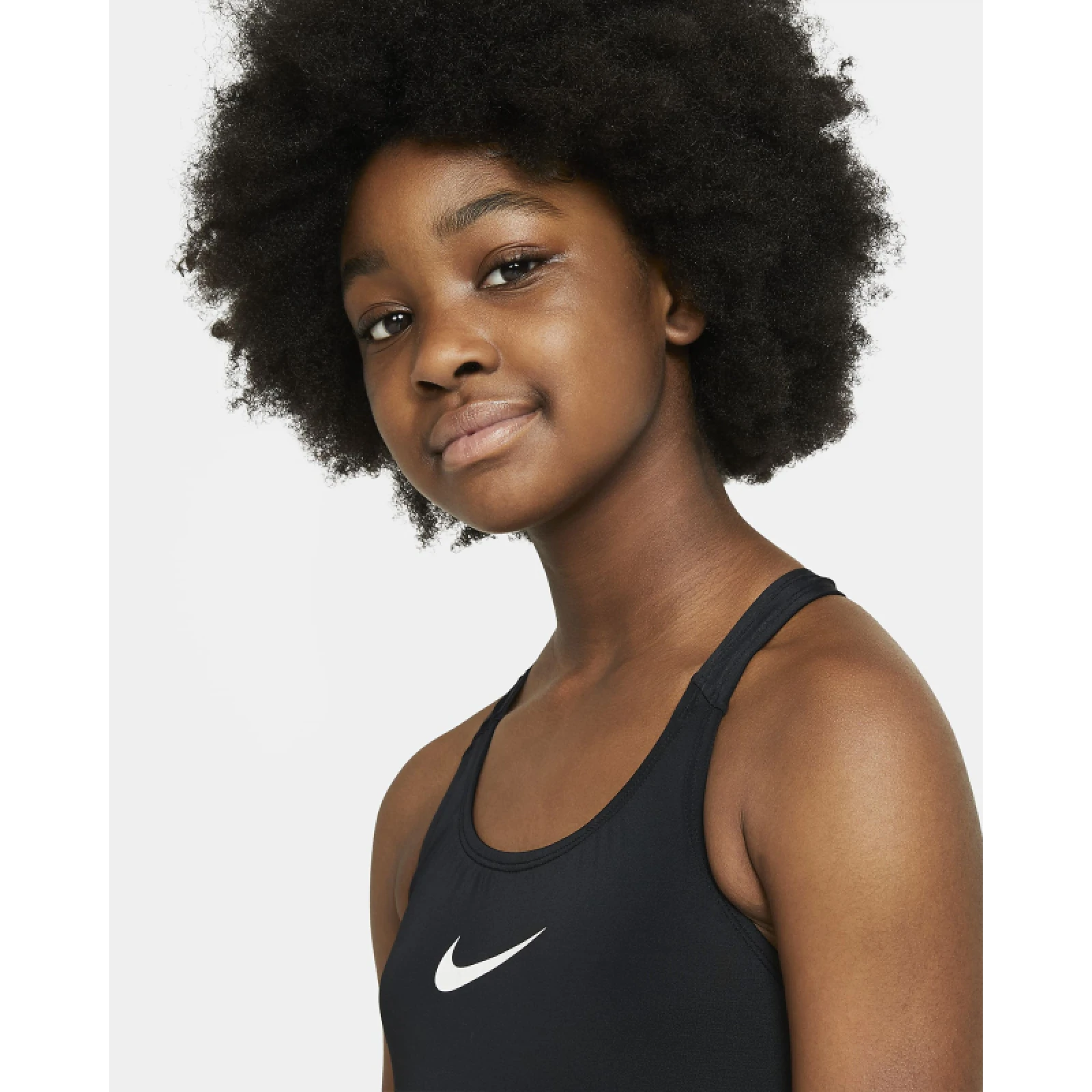 Dívčí plavecké jednodílné plavky NIKE SWIM RACERBACK ONE PIECE BLACK-BLACK · záber 5