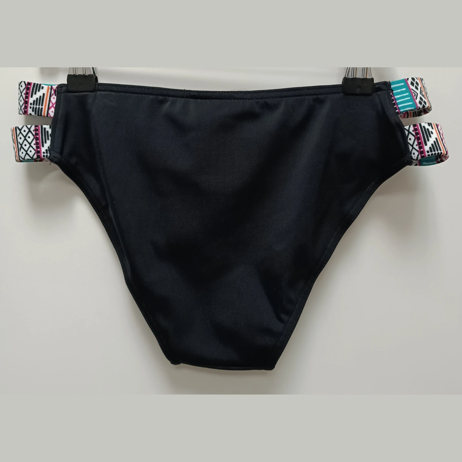 Firefly M&MT Tarona Bikini Bottoms - Velikost: 34 | Barva: čierna · záber 2