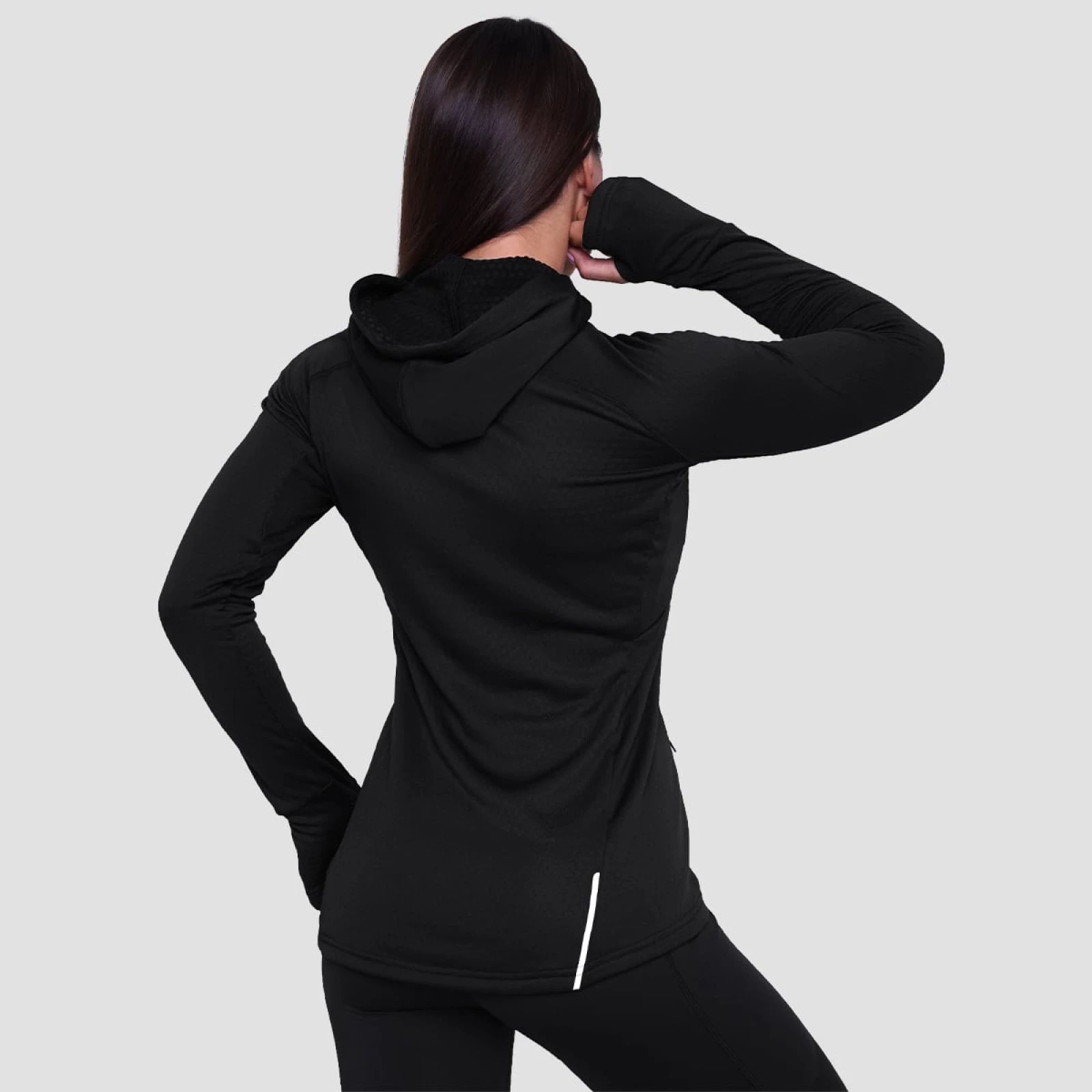 Women‘s Pulse 1/2 Zip Running Sweatshirt Black - GymBeam - Velikost: S | Barva: čierna | Pohlavie: Dámské | Hmotnost: 0,24 kg | Balení: 45 · záber 2