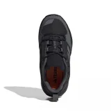 Juniorská nízká turistická obuv ADIDAS Terrex AX4 R.Rdy Jr core black grey four grey six · záber 4