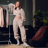 GymBeam Dámské tepláky Aura Grey - Velikost: XL | Barva: sivá | Pohlavie: Dámské | Hmotnost: 0,67 kg | Balení: 20 · záber 2