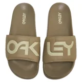 Oakley B1B Slide 2.0 - Velikost: 40 · záber 1