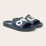 Oakley B1B Slide 2.0 - Velikost: 44 · záber 2