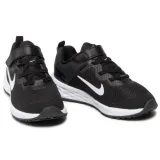 Nike Revolution 6 Younger Kids Velikost: 31,5 EUR · záber 5