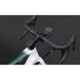 Silniční kolo BASSO Astra disc, Shimano 105 Di2, Microtech MrLite, pop green · záber 2