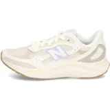 Fresh Foam Arishi v4 - Velikost: 7,5 | Barva: biela | Pohlavie: Damska | Vek: Dospělí · záber 1