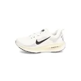 Nike Vomero 18 · záber 8
