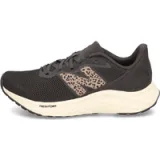 Fresh Foam Arishi v4 - Velikost: 7,5 | Barva: biela | Pohlavie: Damska | Vek: Dospělí · záber 4