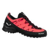 Dámská nízká turistická obuv SALEWA Wildfire 2 W fluo coral black · záber 2