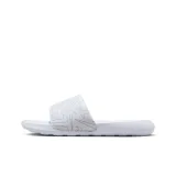 Dámské pantofle (plážová obuv) NIKE Victori One Ws white black · záber 1