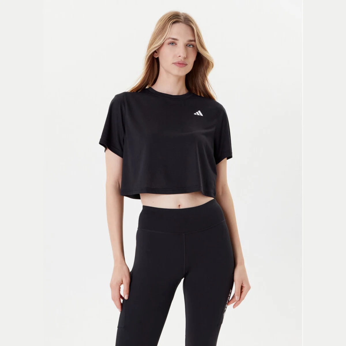adidas Tehnička majica Train Essentials JC9555 Crna Loose Fit · záber 2