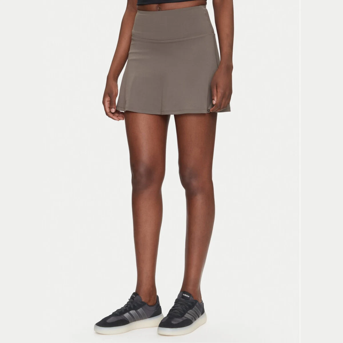 Girlfriend Collective Mini suknja Float 4045 Bež Regular Fit · záber 2