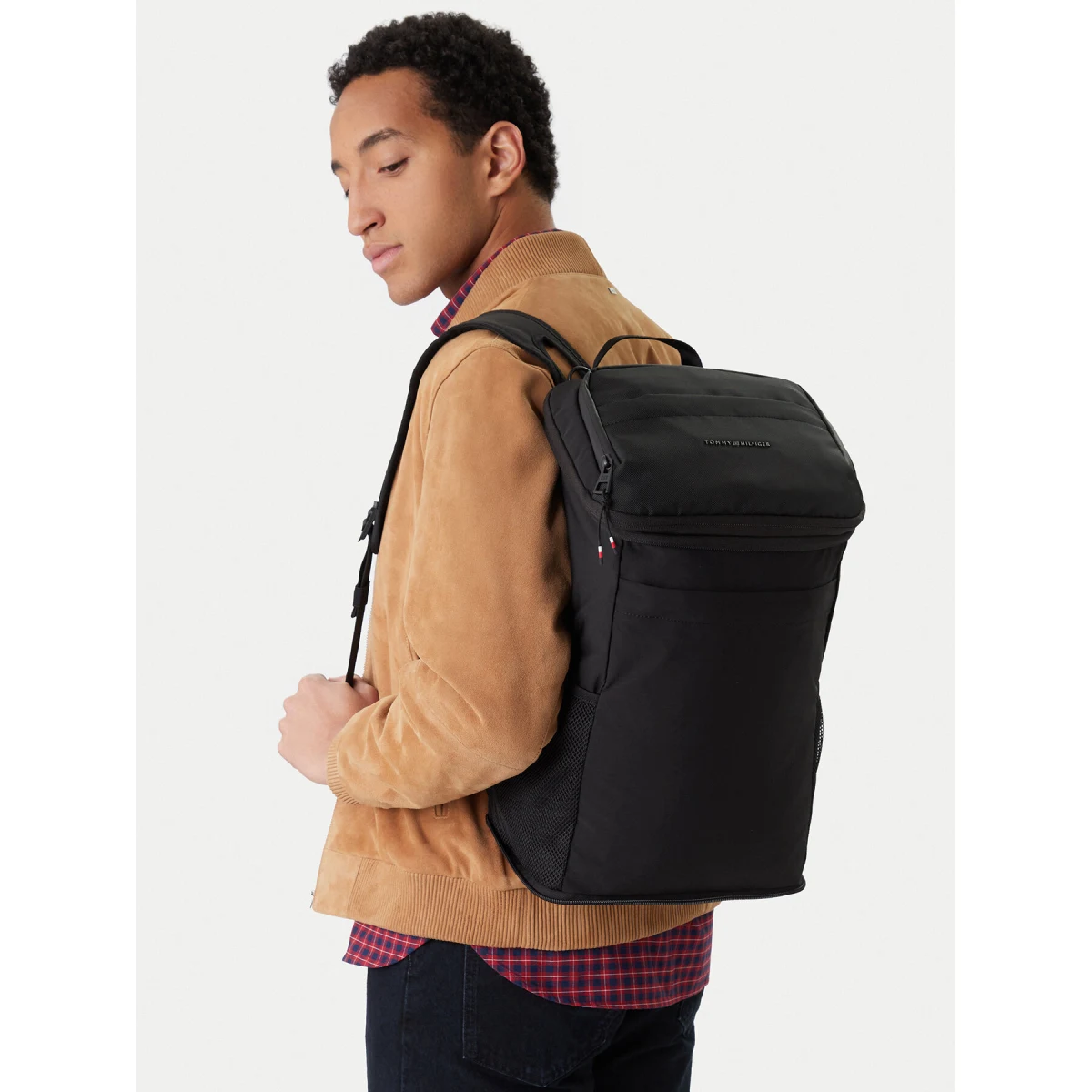 Ruksak Tommy Hilfiger Th Travel Packable Backpack AM0AM14037 Crna · záber 2