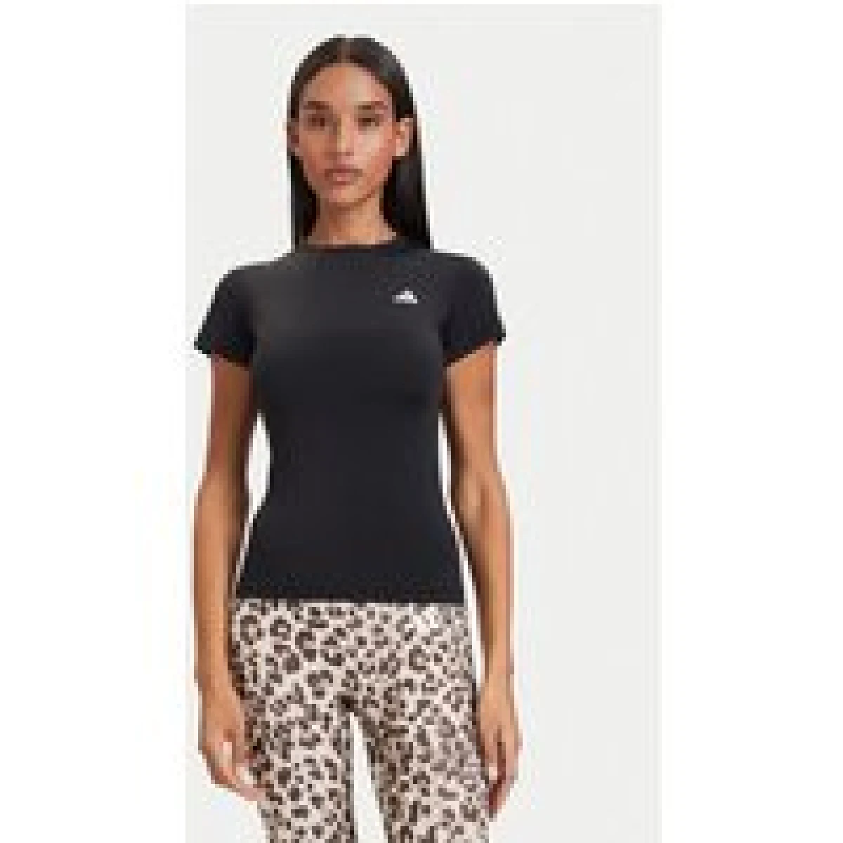 adidas Tehnička majica Primelift Essentials Workout Contour T-Shirt KD0108 Crna Slim Fit · záber 1