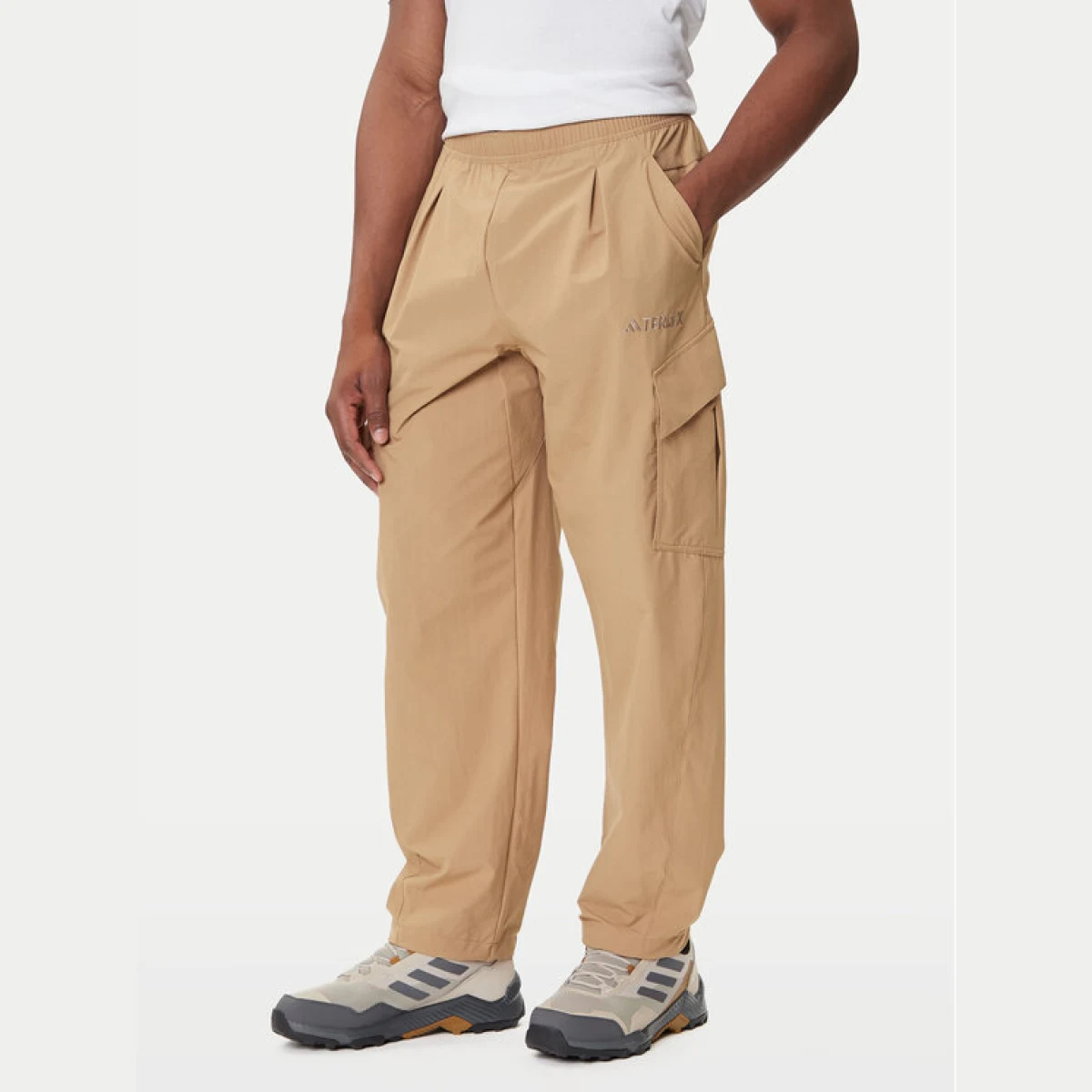 adidas Outdoor hlače Terrex Xploric JM7424 Bež Loose Fit · záber 2