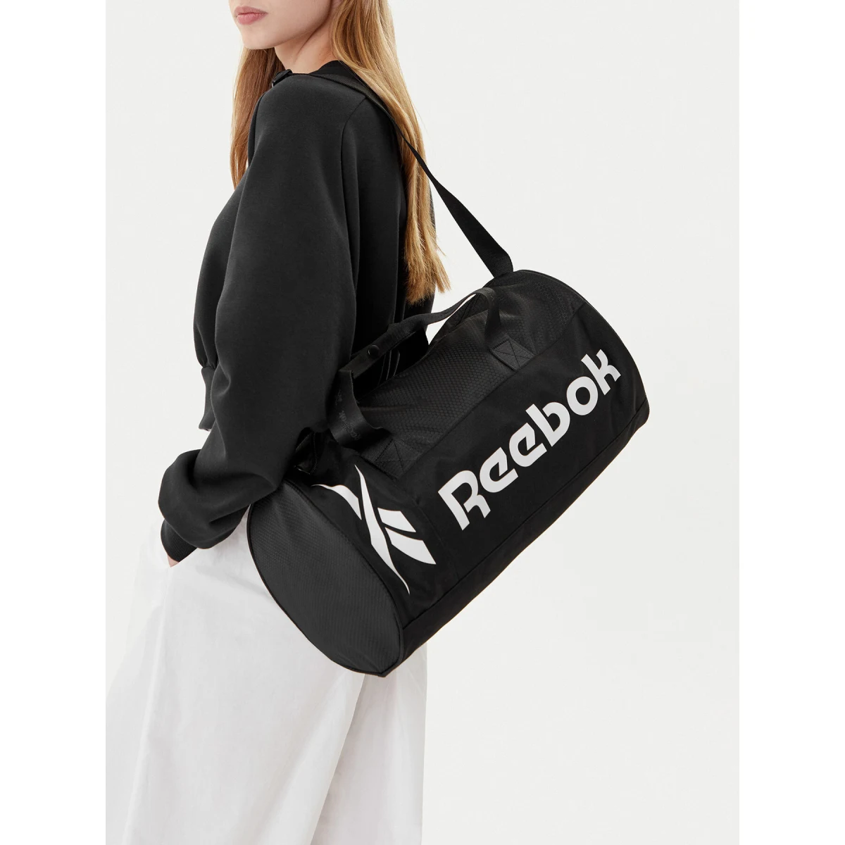 Sportska torba Reebok C-RBK-P-007-08 Crna · záber 2