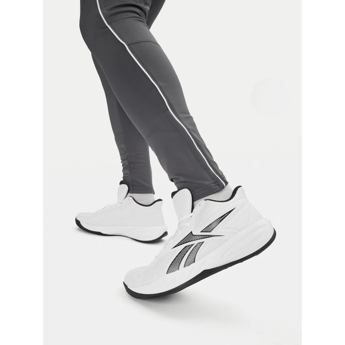 Košarkaška obuća Reebok CEO-PRESS 100246833 Bijela · záber 2