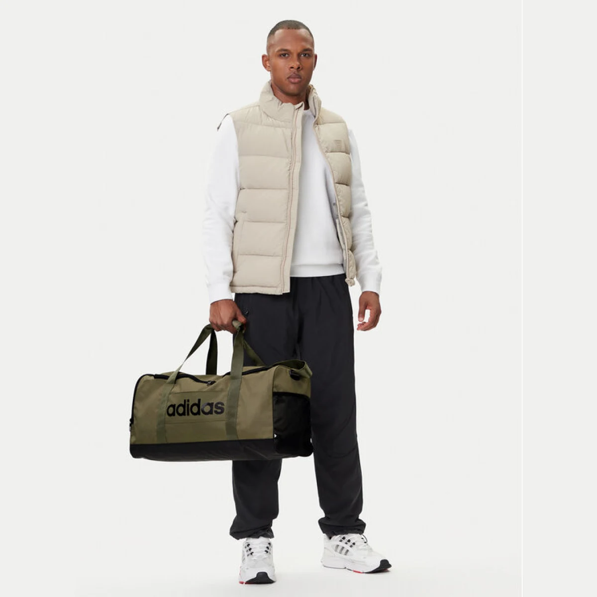 adidas Torba Linear Duffel Medium IN6119 Kaki · záber 2
