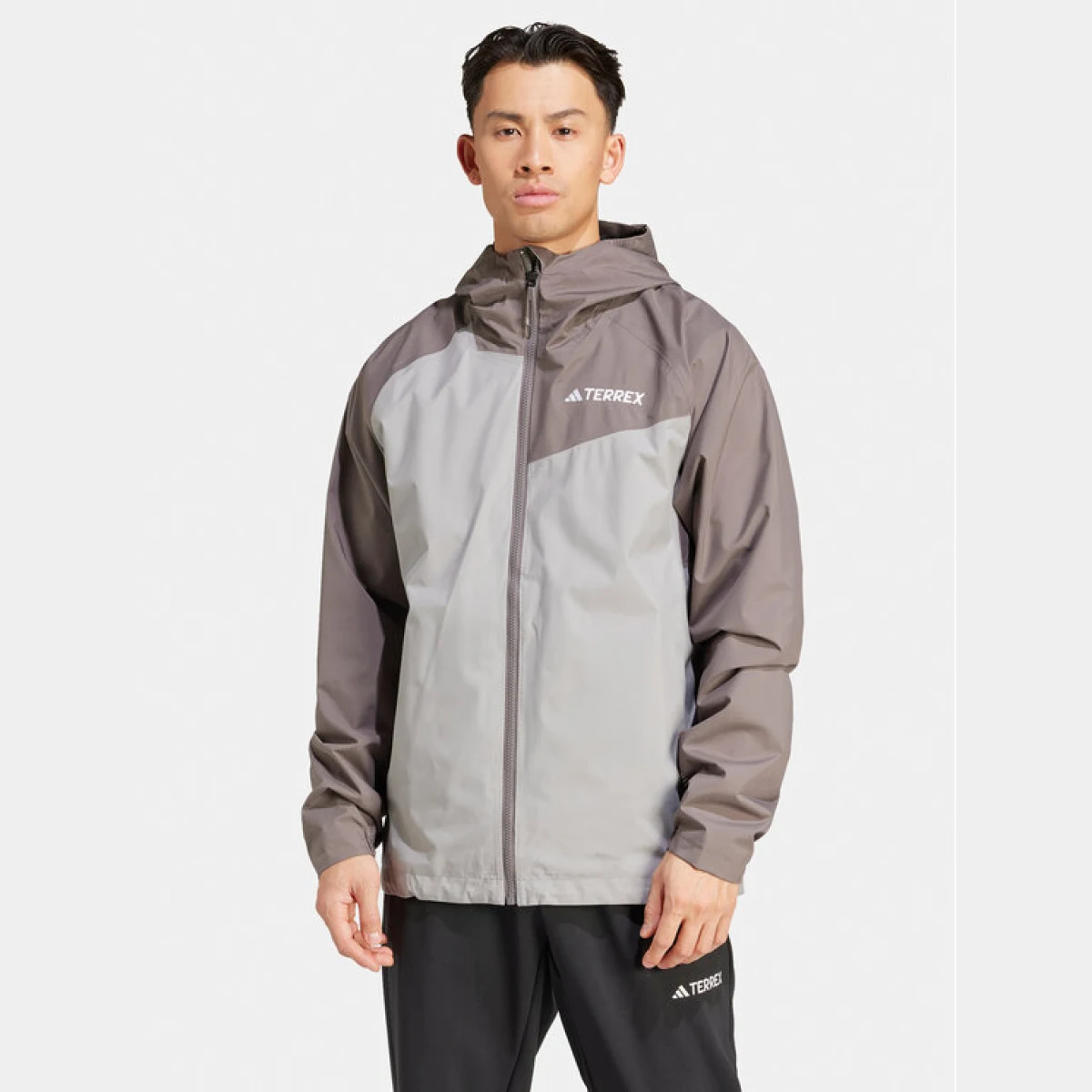 adidas Outdoor jakna Terrex Multi 2L RAIN.RDY IP1430 Siva Regular Fit · záber 2