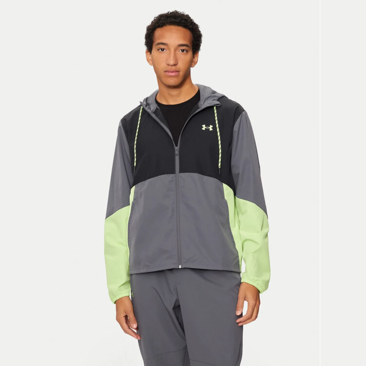Under Armour Jakna protiv vjetra Ua Legacy Windbreaker 1382875 Siva Regular Fit · záber 2