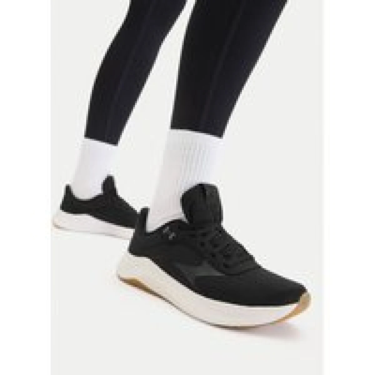 Under Armour Obuća za teretanu UA W Aurora 3 6000760 Crna · záber 1