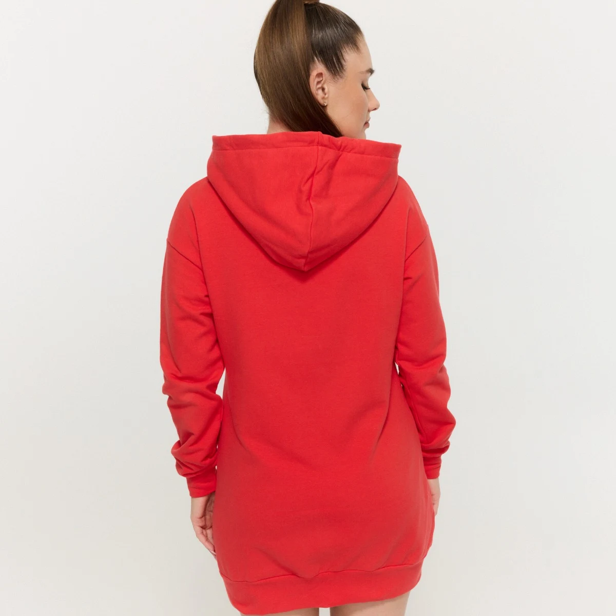 GymBeam Ženska dukserica Limitless Longline Hot Red - Veličina: XXL | Boja: červená | Dobna skupina: Odrasli | Težina: 0,821 g | Pakiranje: 24 · záber 4