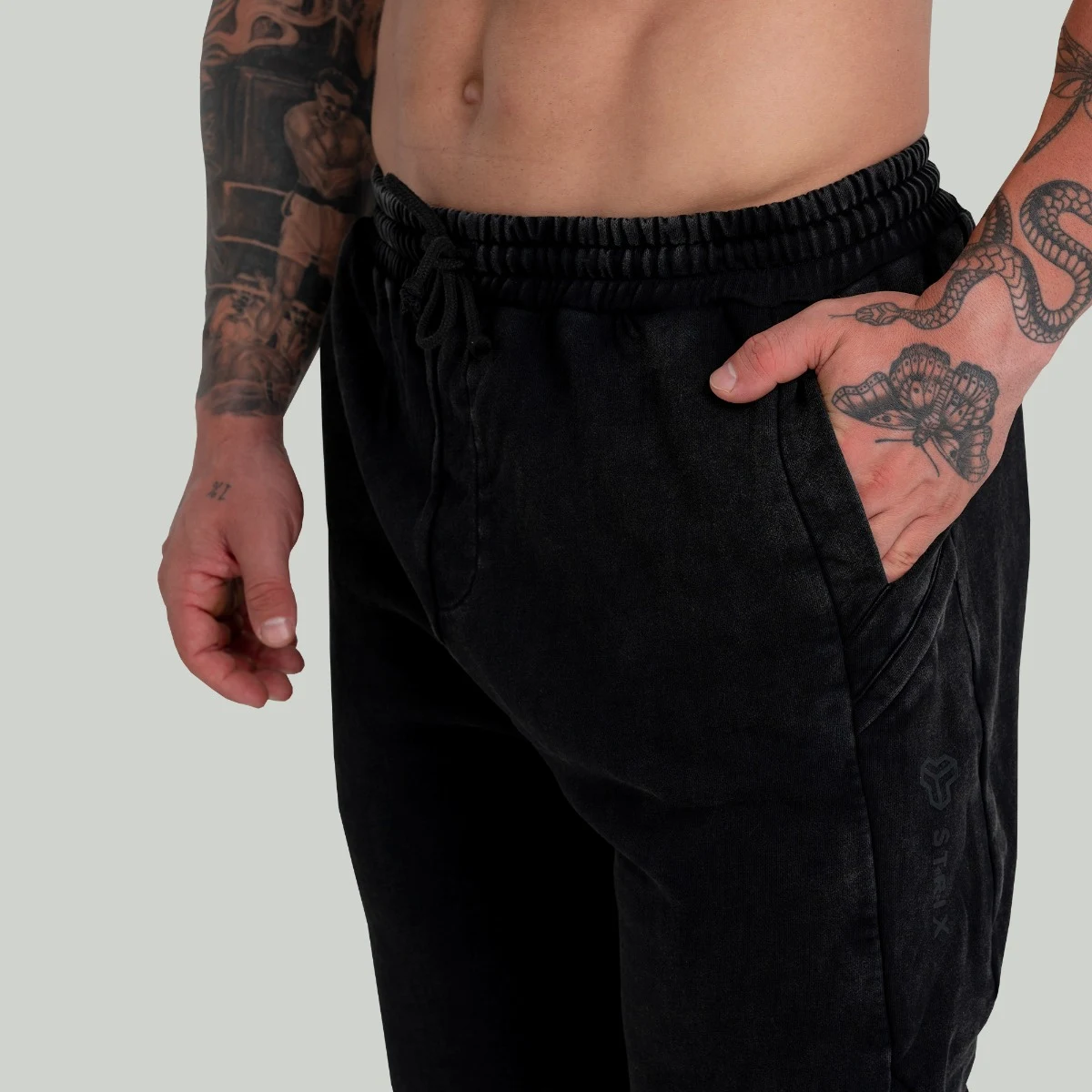 STRIX Joggers Washed Black · záber 2