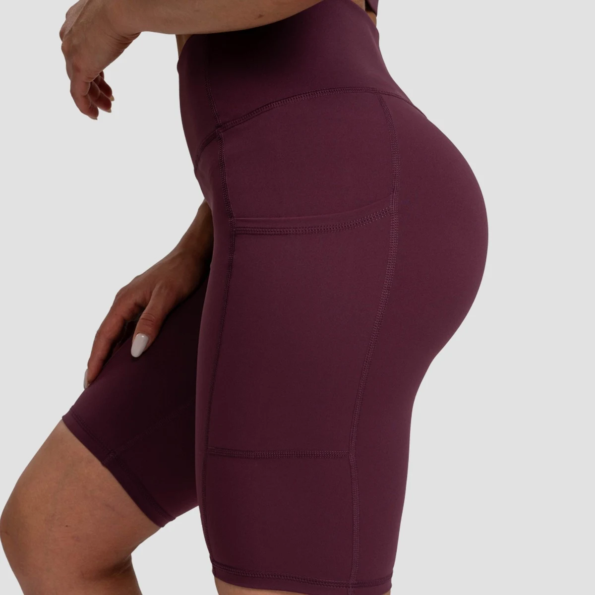 GymBeam Women‘s Biker Shorts Eggplant - Veličina: XL | Dobna skupina: Odrasli | Pohlavie: Žensko · záber 2