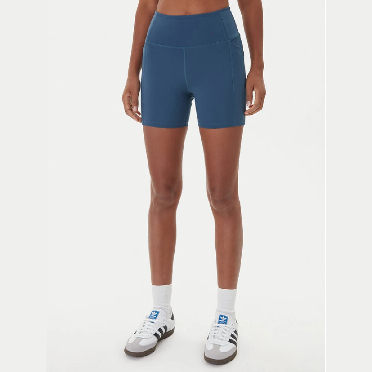 Girlfriend Collective Sportske kratke hlače Pocket Run 4037 Tamnoplava Slim Fit - Veličina: XL | Boja: modrá | Dobna skupina: Odrasli | Spol: Žensko · záber 2
