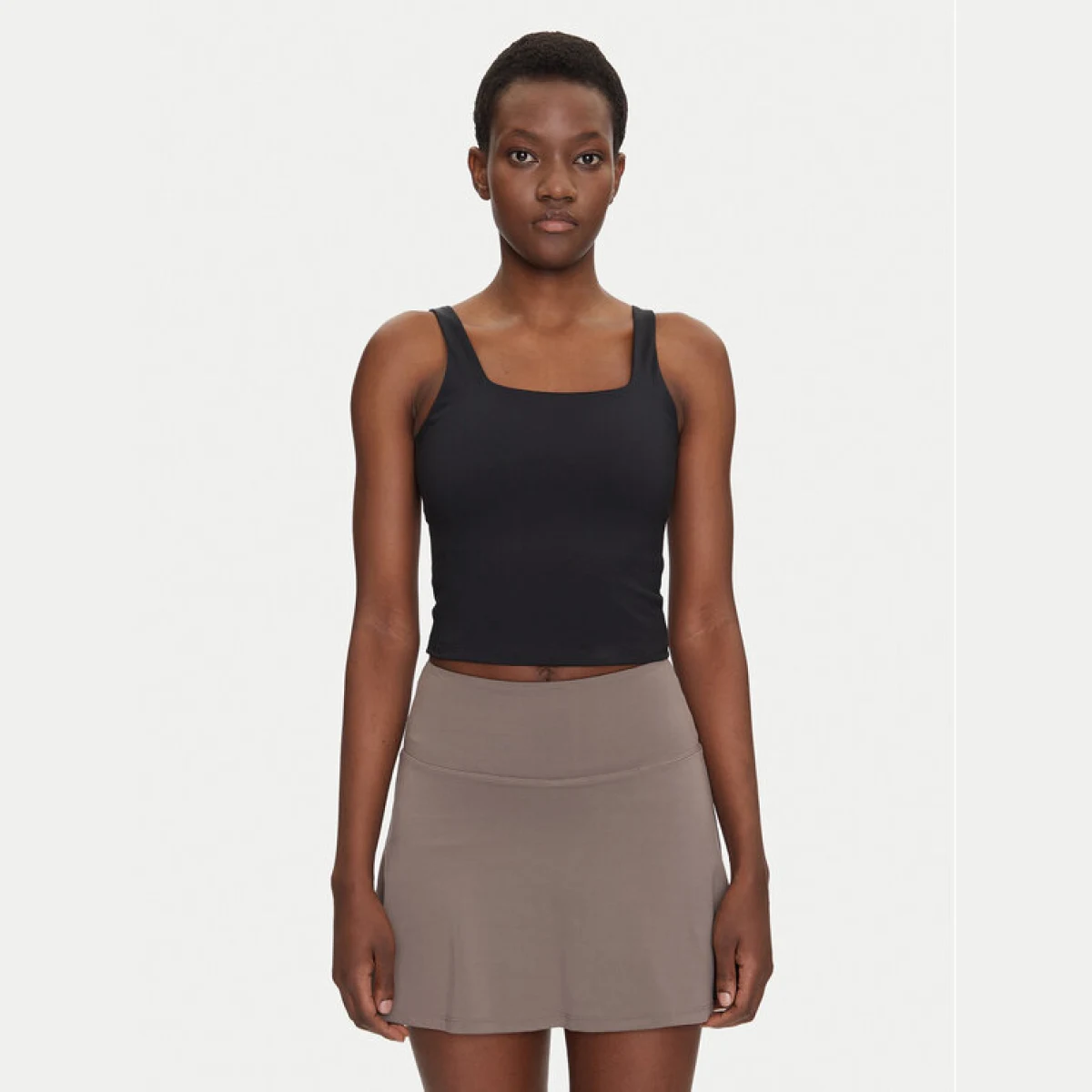 Girlfriend Collective Top Tommy 1045 Crna Slim Fit - Veličina: L | Boja: čierna | Dobna skupina: Odrasli | Spol: Žensko · záber 2
