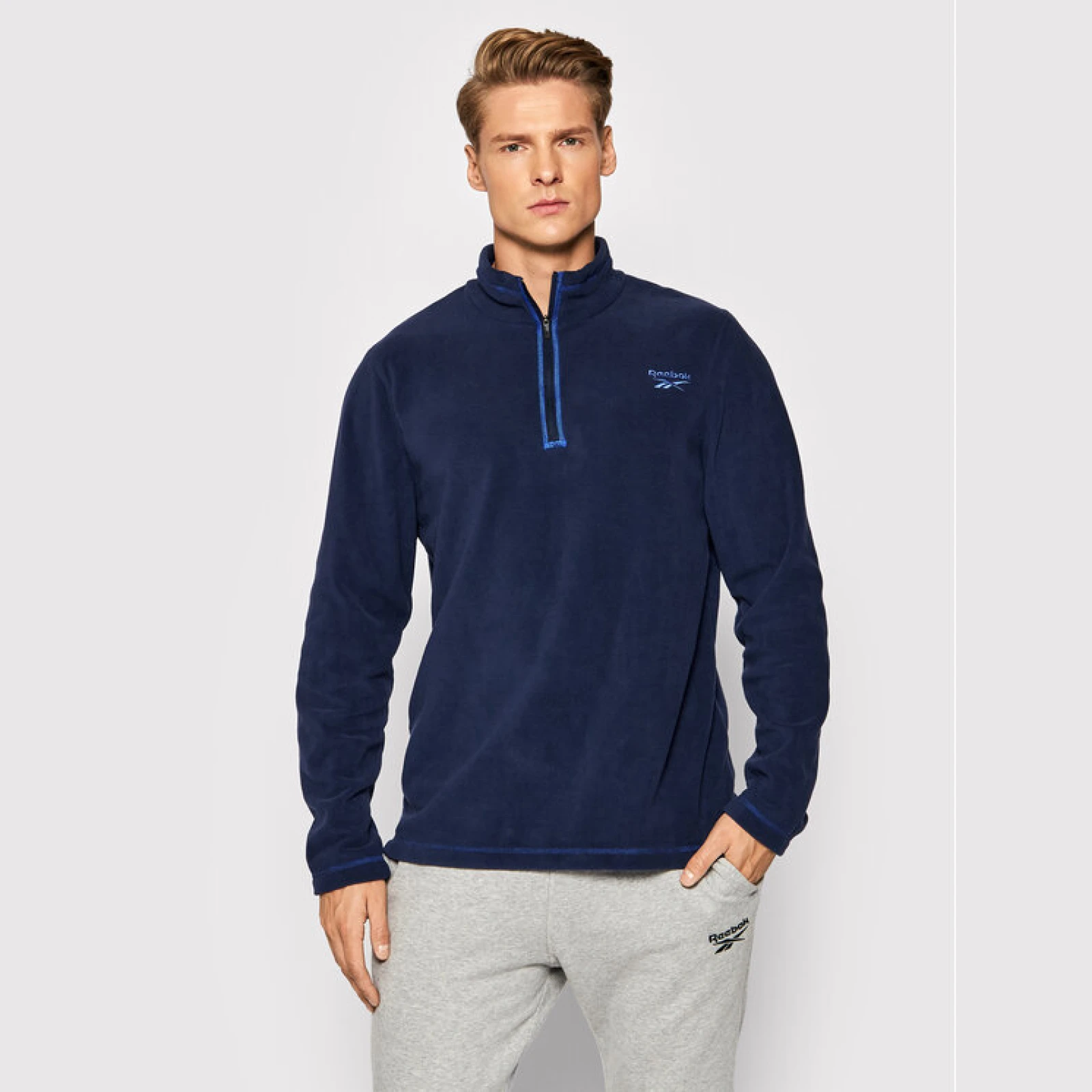 Reebok Flis Outerwear GR8963 Tamnoplava Slim Fit - Veličina: L | Boja: modrá | Dobna skupina: Odrasli | Spol: Muško · záber 2
