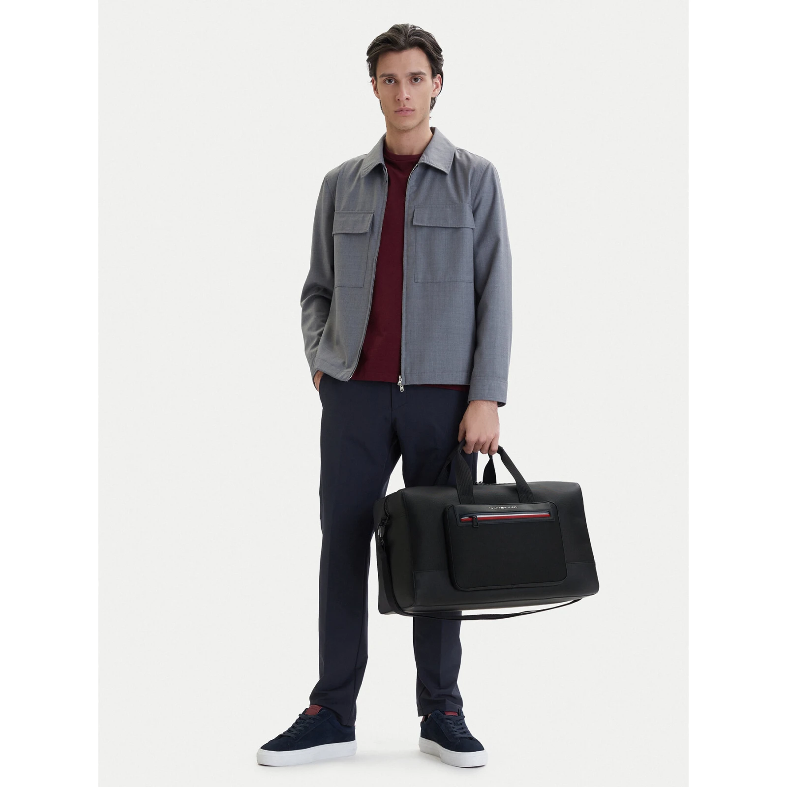 Torba Tommy Hilfiger Th Foundation Duffle AM0AM14160 Crna · záber 2