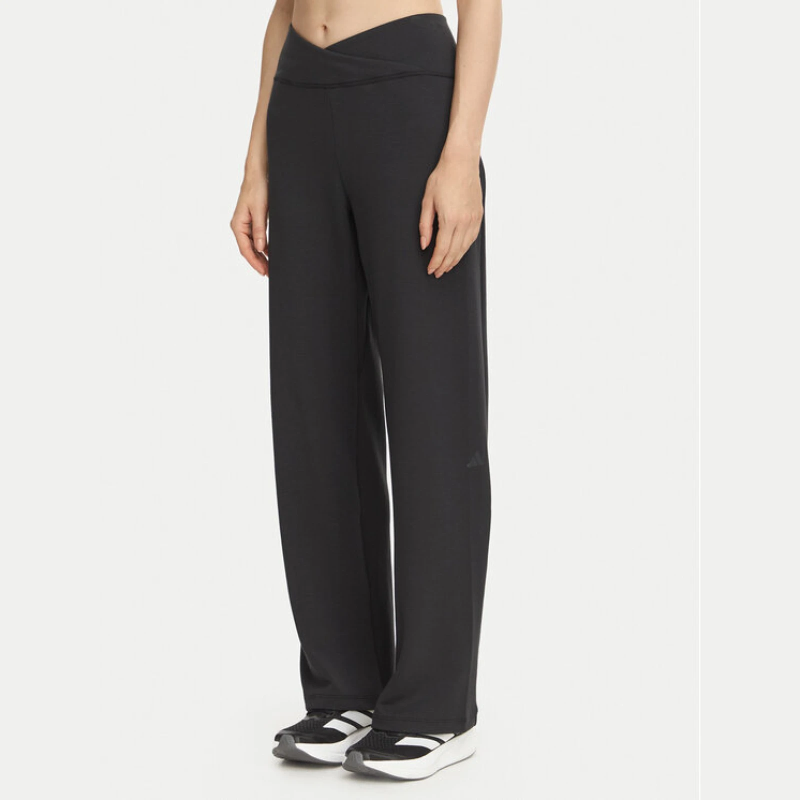 adidas Donji dio trenerke Motion Essentials KV3896 Crna Regular Fit - Veličina: XS | Boja: čierna | Dobna skupina: Odrasli | Spol: Žensko · záber 2
