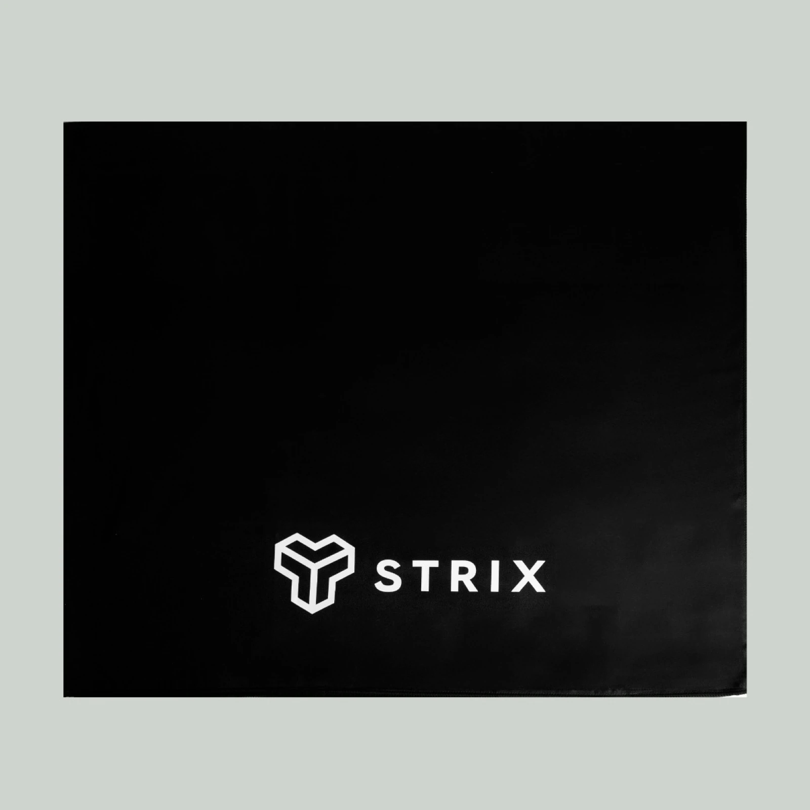 STRIX Sport Towel Medium Essential Black · záber 2