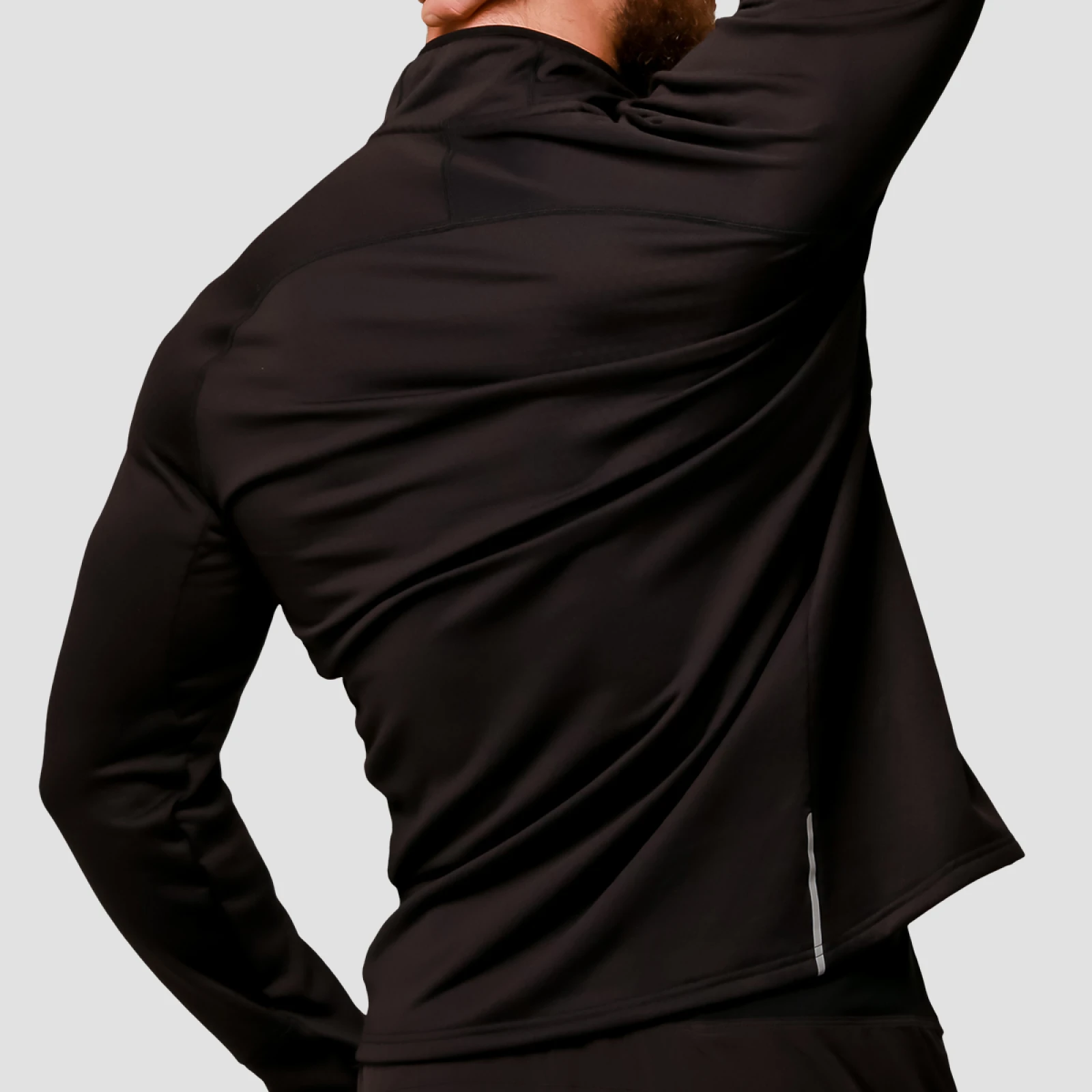 GymBeam Pulse 1/2 Zip Running Sweatshirt Black - Veličina: S | Boja: čierna | Dobna skupina: Odrasli | Težina: 0,25 g | Pakiranje: 45 · záber 4