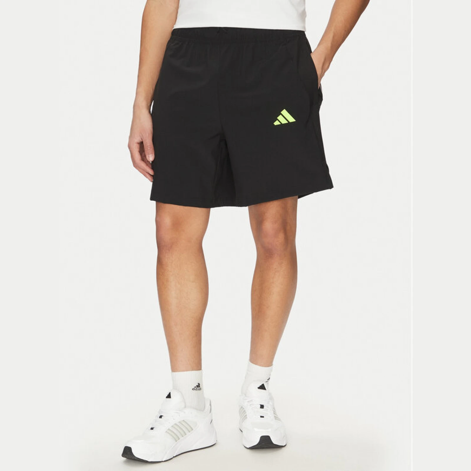 adidas Sportske kratke hlače Tech JM6252 Crna Regular Fit · záber 2