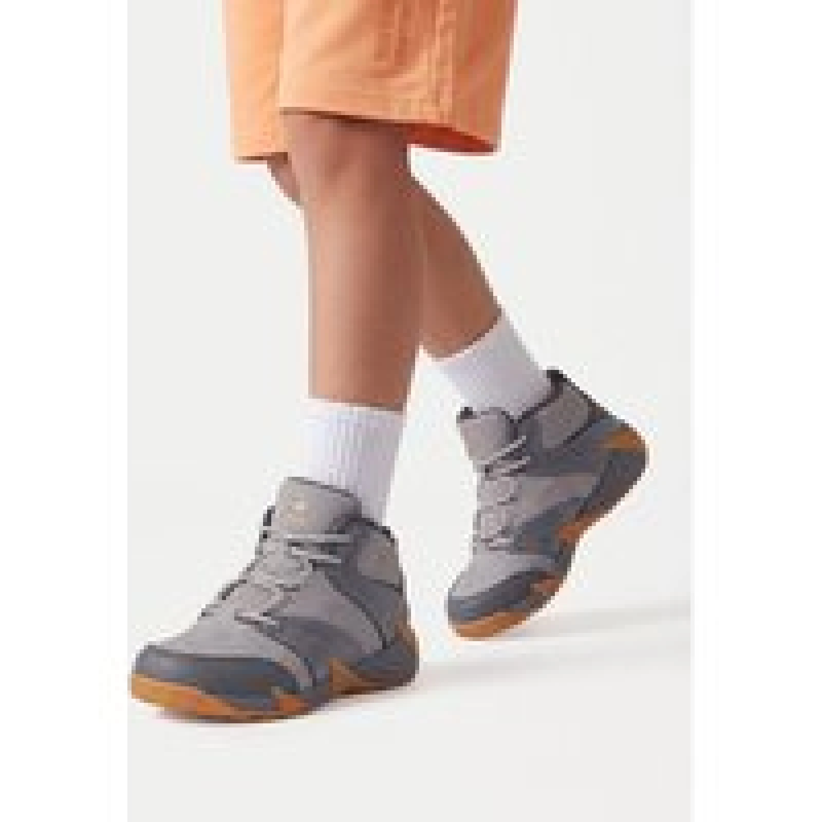 SHAQ Košarkaška obuća C-DEVASTATOR AQ95010B-V Siva · záber 1