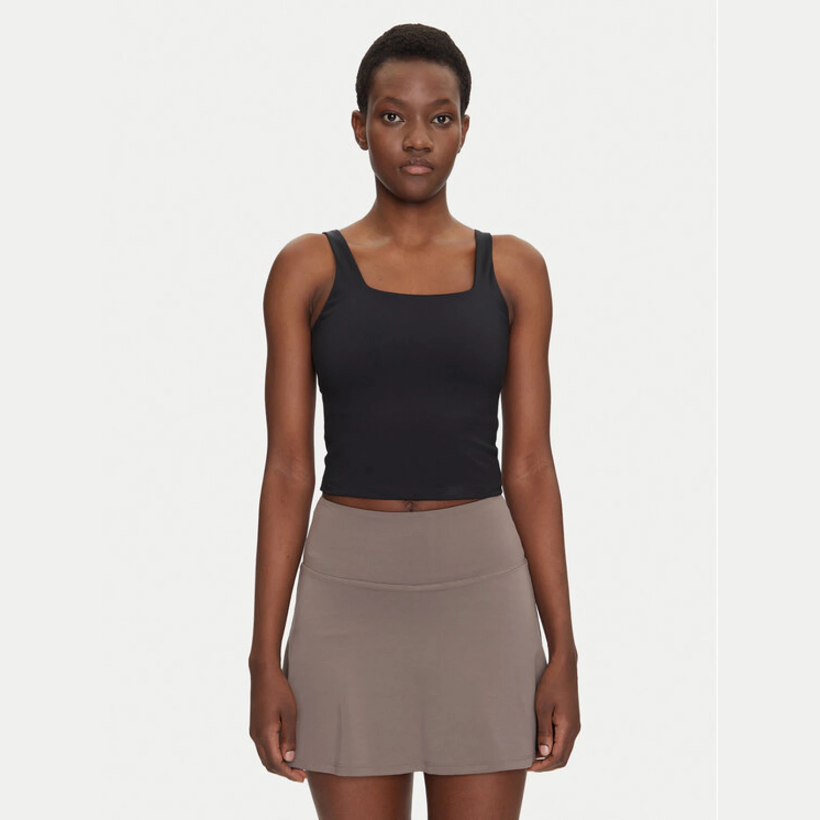 Girlfriend Collective Top Tommy 1045 Crna Slim Fit - Veličina: L | Boja: čierna | Dobna skupina: Odrasli | Spol: Žensko · záber 2