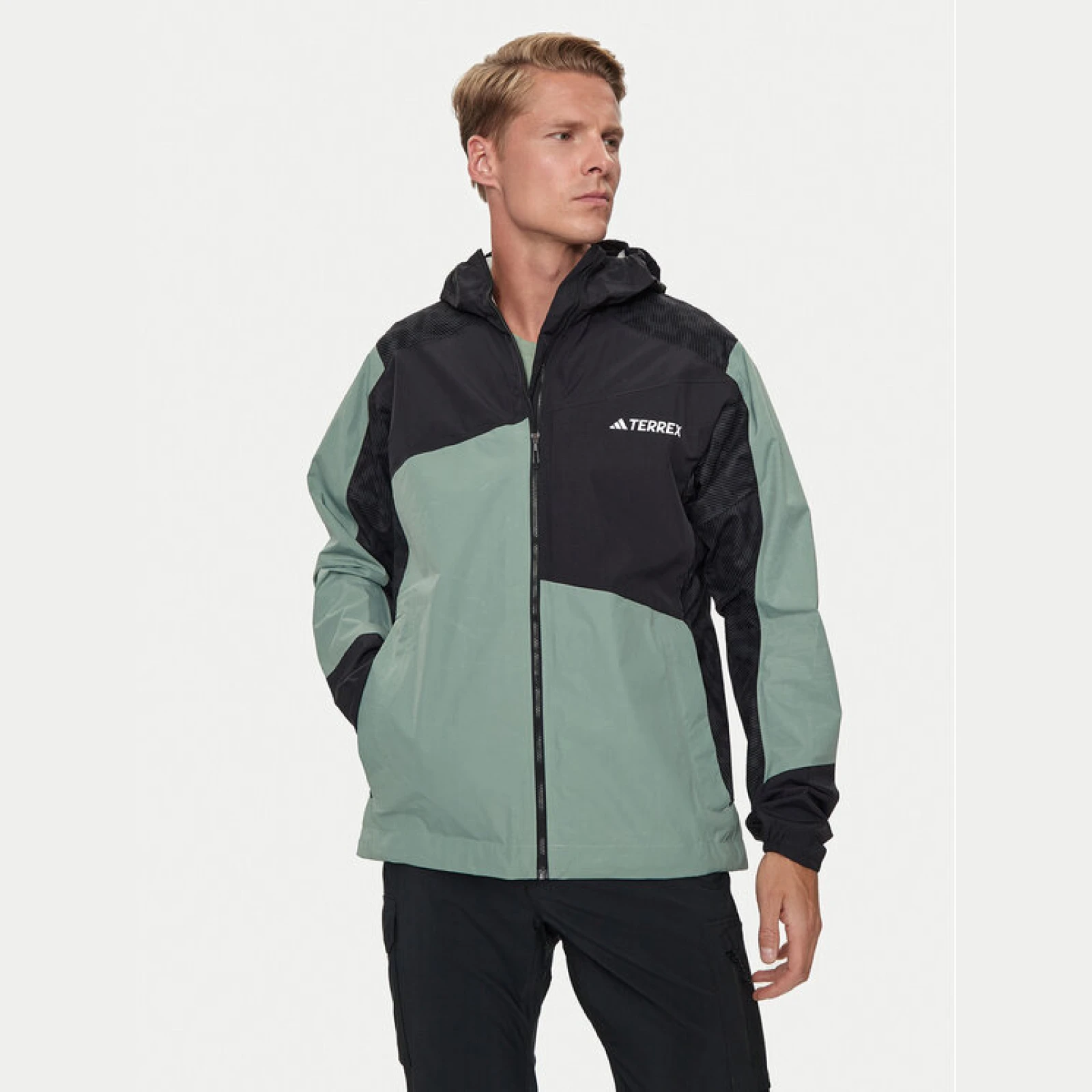 adidas Outdoor jakna TERREX Xperior Hybrid IP1419 Zelena Slim Fit · záber 2