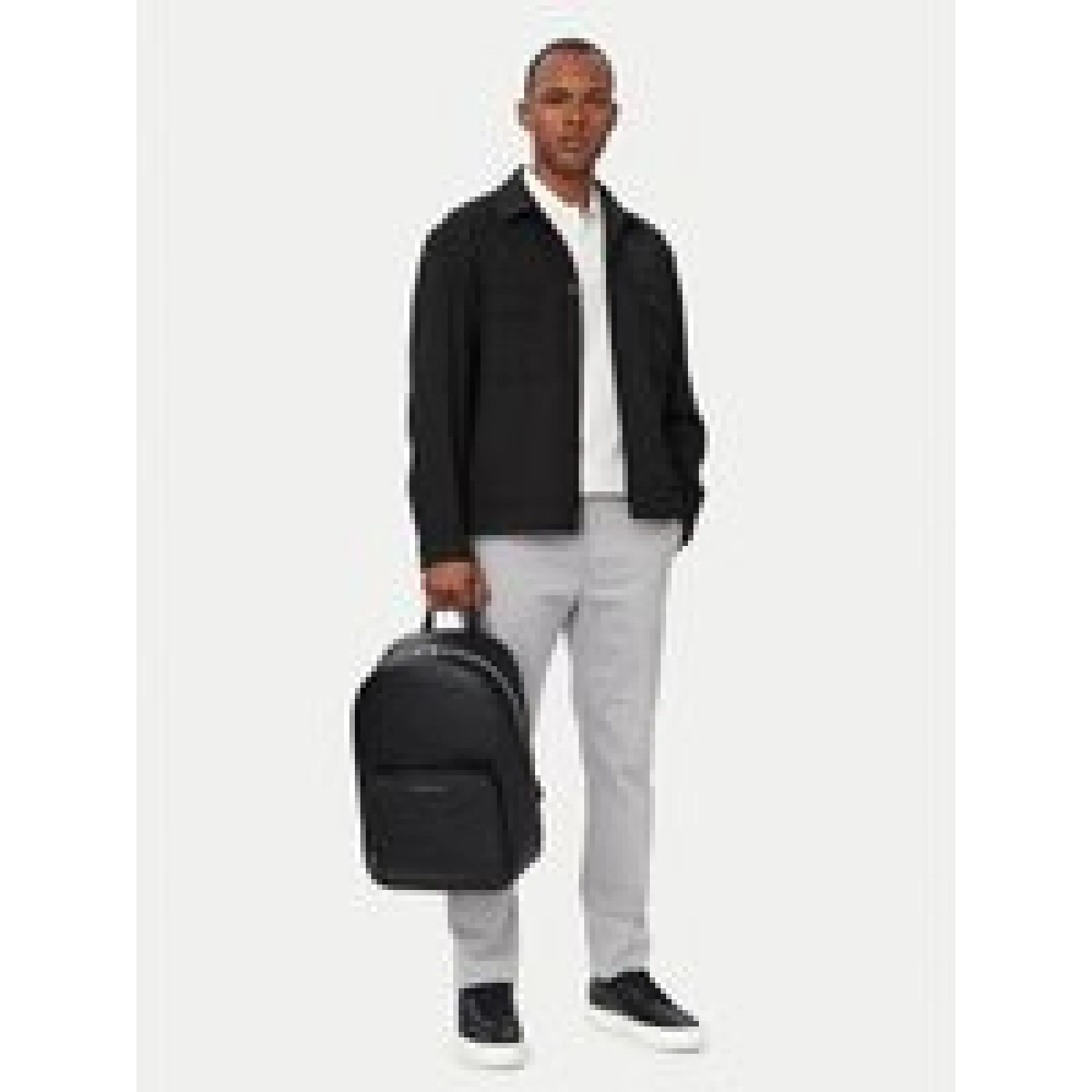 Ruksak Tommy Hilfiger Th Central Dome AM0AM14686 Crna · záber 1