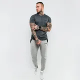 GymBeam Majica Basic Dark Grey - Veličina: XXL | Boja: sivá | Dobna skupina: Odrasli | Težina: 0,21 g | Pakiranje: 72 · záber 3