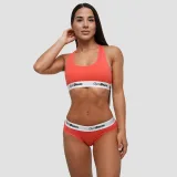 GymBeam Bikini Briefs 3Pack Strawberry Red - Veličina: XXL | Boja: oranžová | Dobna skupina: Odrasli | proizvoda: 3 ks | Okus: Jagoda · záber 4