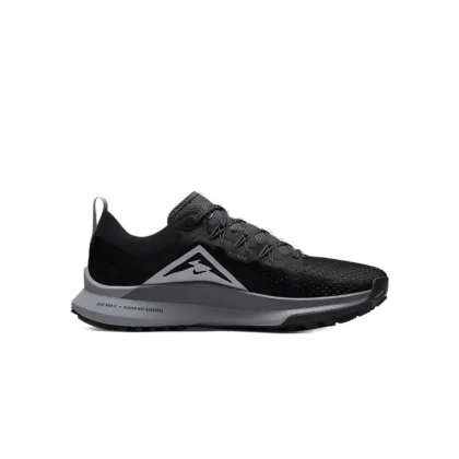 Férfi futó trail cipők NIKE React Pegasus Trail 4 black dark grey wolf grey aura