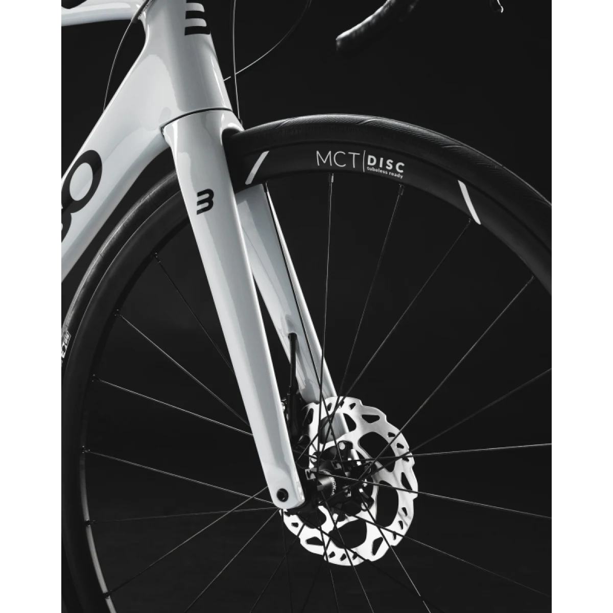 Országúti kerékpár BASSO Venta disc, stone gray, Shimano 105, Microtech MCT · záber 2