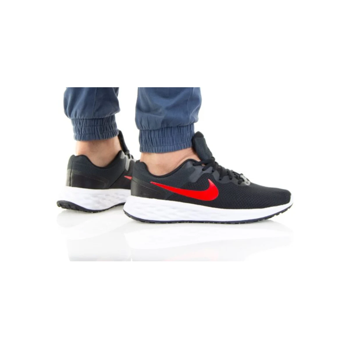 Férfi sportcipők (edzőcipők) NIKE Revolution 6 Next Nature black anthracite university red · záber 5