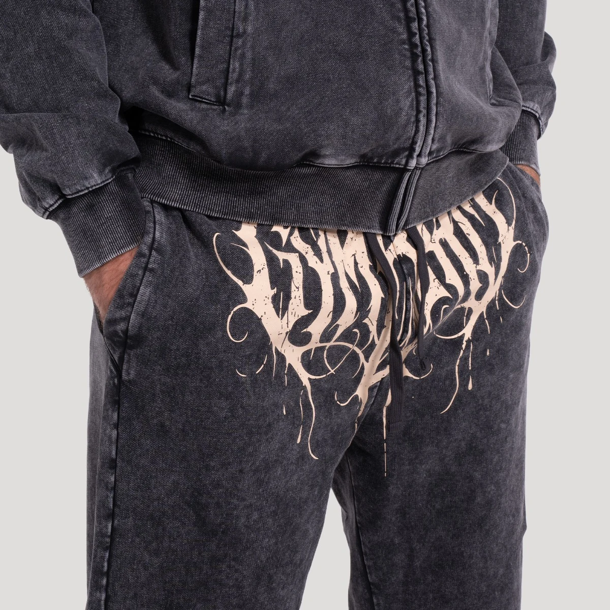GymBeam Abyss Sweatpants Charcoal · záber 4