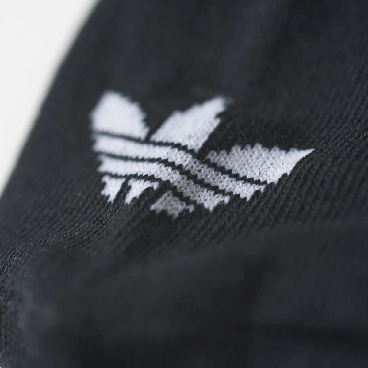 Zoknik ADIDAS ORIGINALS 3 PACK-TREFOIL LINER-S20274-BLACK BLACK WHITE · záber 3