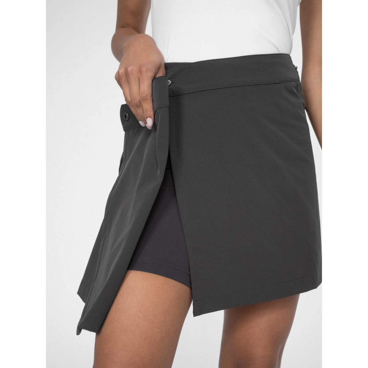 Női túraszoknya 4F SKIRT FNK F005-22S-ANTHRACITE · záber 4